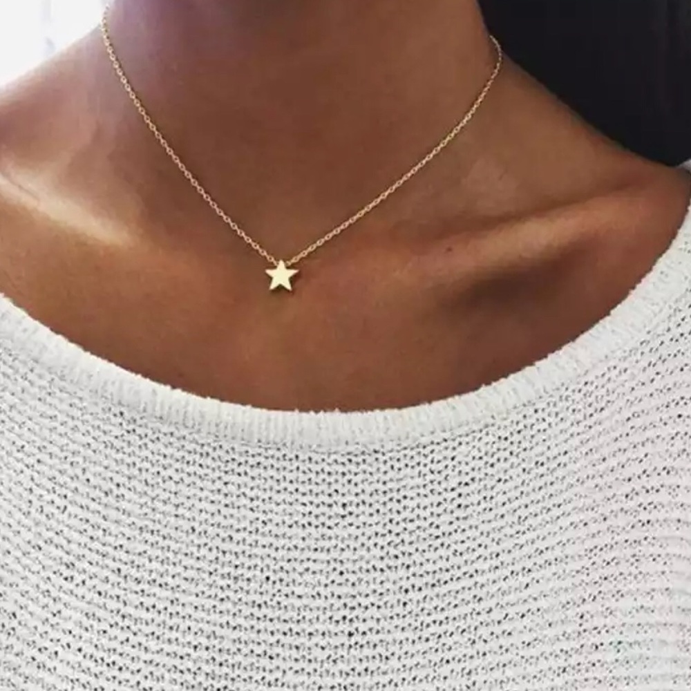 💫 Dainty Silver Star Choker Necklace - Picture 5 of 7